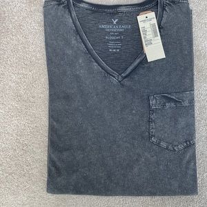 AE V neck tshirt NWT